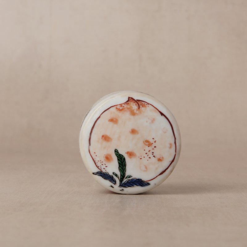 清康熙 粉彩花卉紋茶蓋罐 | Santos Collection | A Chinese export famille-rose tea caddy, Qing dynasty, Kangxi period - 图5