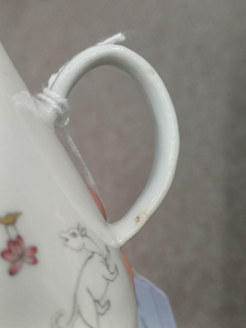 清乾隆 粉彩庭院嬰戲圖盃 | A Chinese export famille-rose 'boys and dogs' coffee cup, Qing dynasty, Qianlong period - 图11