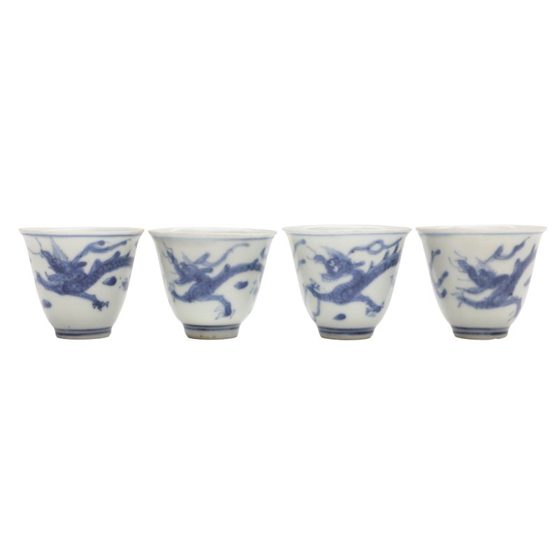 十七世紀 哈徹號沈船出水 青花龍紋酒盃一組四件 | A set of four Chinese blue and white wine cups from the Hatcher Cargo, 17th century