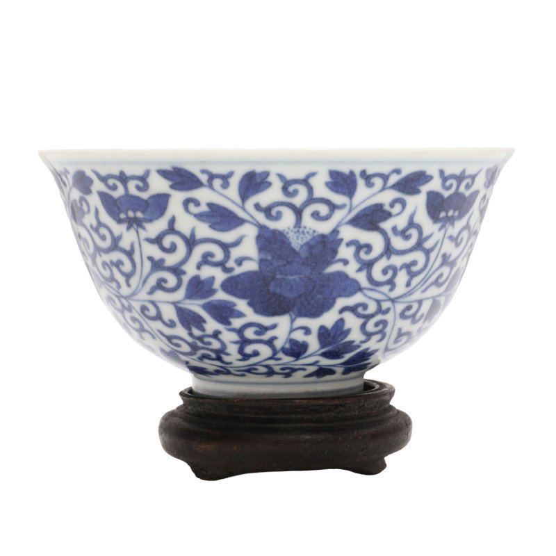 或為清道光 青花纏枝花卉紋盌《大清道光年製》款 | A Chinese blue and white 'floral' bowl, Daoguang mark and possibly of the period - 图11