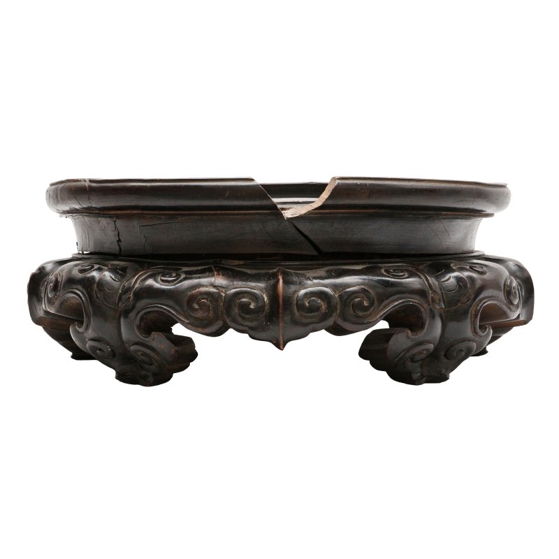 十九/二十世紀 木座 | A large Chinese wood stand, 19th/20th century - 图3