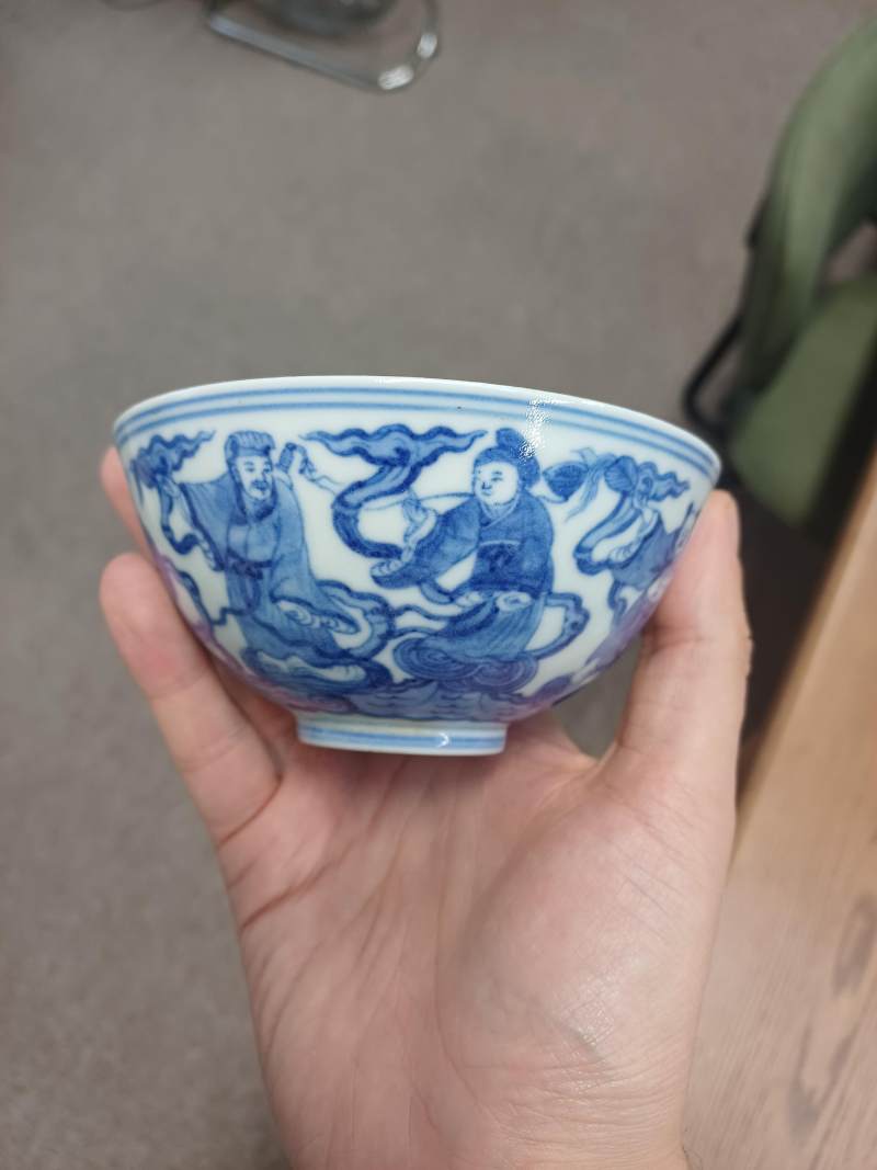 清同治 青花八仙過海圖盌 《大清同治年製》款 | A Chinese blue and white 'Eight Daoist Immortals' bowl, Qing dynasty, Tongzhi period - 图7