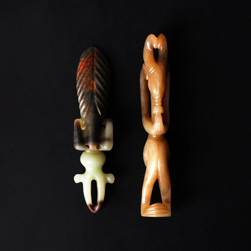 二十世紀 仿新石器時代風格玉人像一組兩件 | Two Neolithic-style jade figures, 20th century