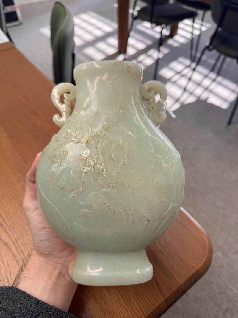 清乾隆 青玉雕蓮塘清趣圖瓶 | A fine Chinese celadon jade 'lotus pond' vase, Qing dynasty, Qianlong period - 图4