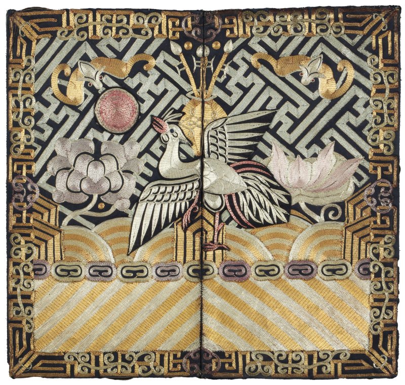 清十九世紀 刺繡文官錦雞圖補子一組三件 | Three Chinese civil official's embroidered 'pheasant' silk rank badges, buzi, Qing dynasty, 19th century - 图8