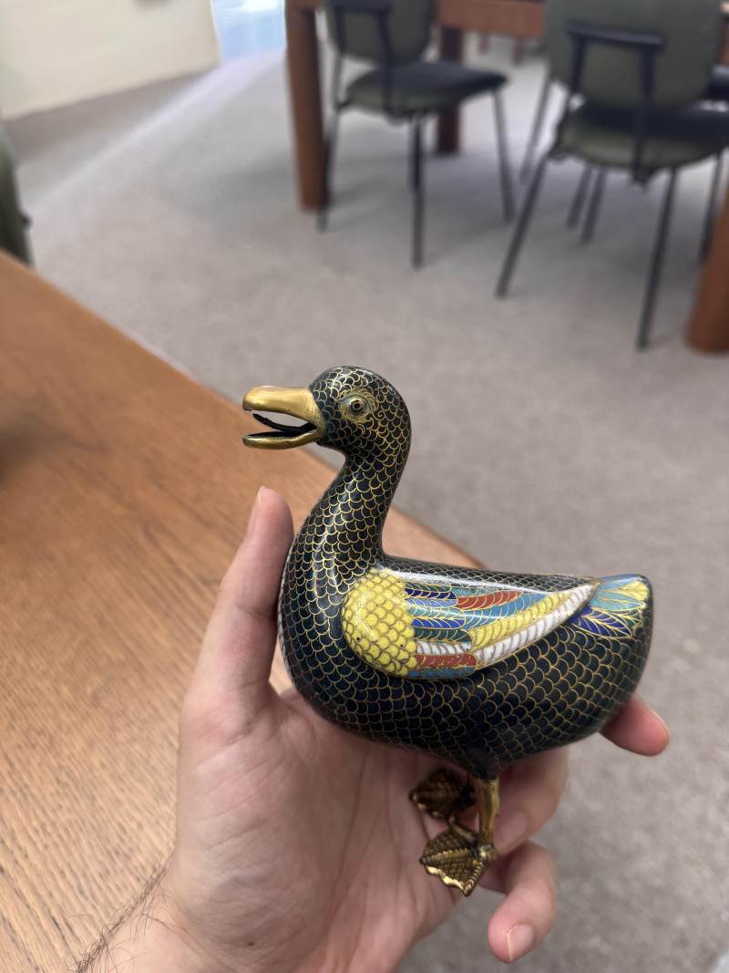 清十八世紀 掐絲琺瑯銅鍍金寶鴨像一對 | A pair of Chinese cloisonné enamel and gilt-bronze duck figures, Qing dynasty, 18th century - 图25