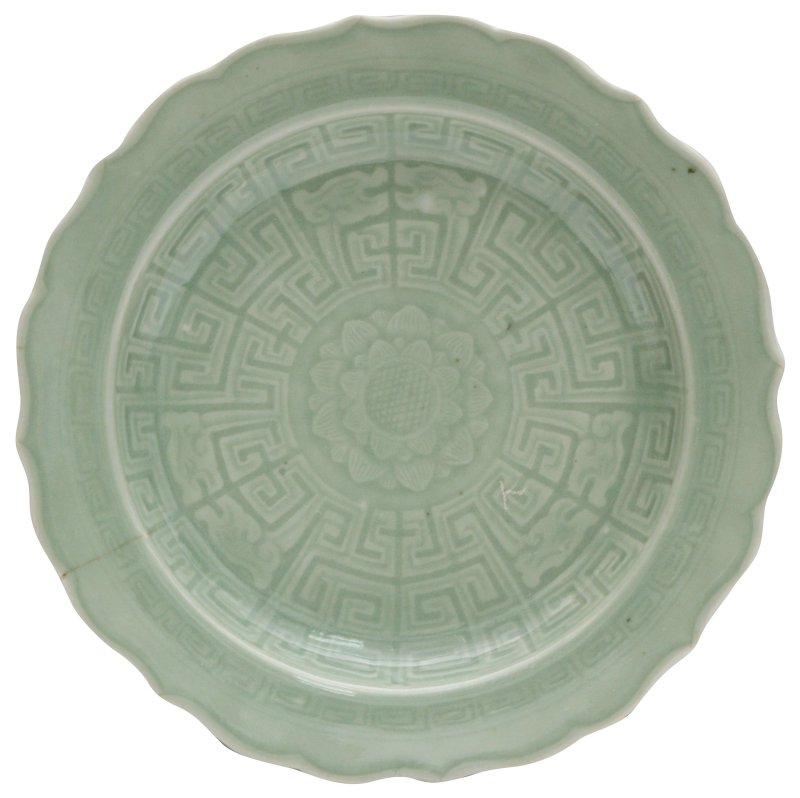 清乾隆 粉青釉模印蓮紋盤 | A Chinese celadon-glazed moulded 'lotus' dish, Qing dynasty, Qianlong period