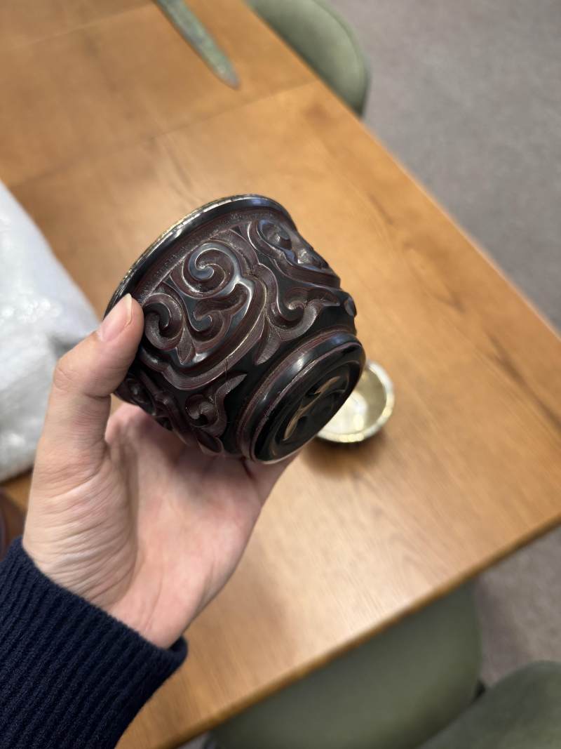 元/明 剔犀花卉紋盃一對 | A rare pair of Chinese 'tixi' lacquer cups, Yuan/Ming dynasty - 图2