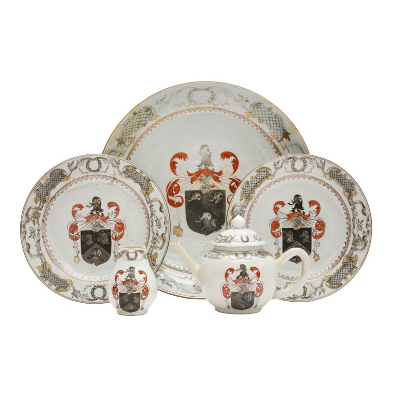 清乾隆 外銷紋章瓷一組五件 | A group of Chinese export armorial ceramics, Qing dynasty, Qianlong period - 图1