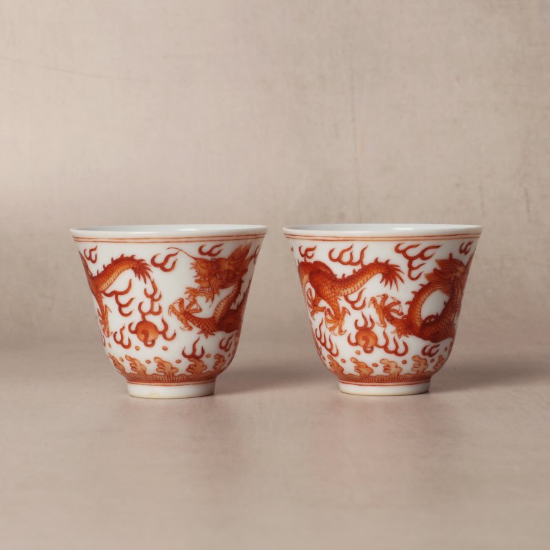 清光緒 礬紅彩龍紋酒盃一對 《大清光緒年製》款 | Santos Collection | A pair of Chinese iron-red-decorated 'dragon' wine cups, Qing dynasty, Guangxu marks and period - 图12