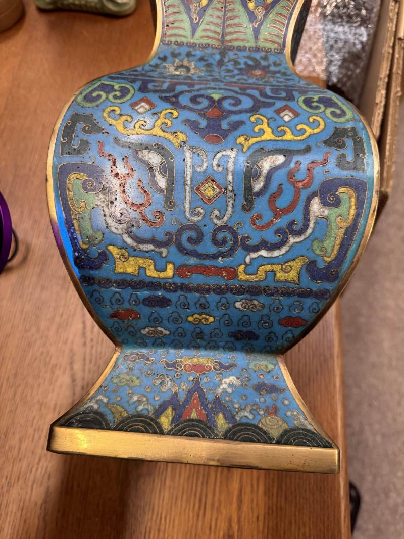 十七世紀 掐絲琺瑯掐絲掐絲銅鍍金饕餮紋方壺 | A fine Chinese cloisonné enamel and gilt-bronze 'taotie' vase, fanghu, Ming dynasty, 17th century - 图25