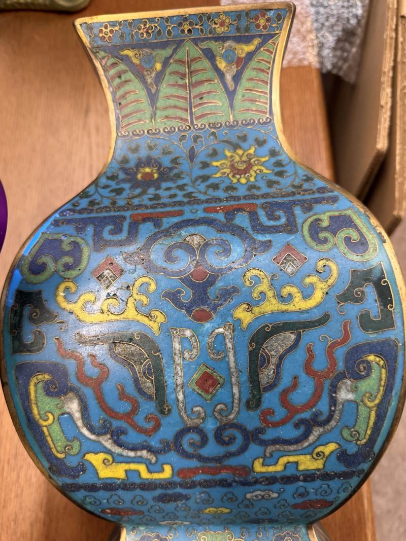 十七世紀 掐絲琺瑯掐絲掐絲銅鍍金饕餮紋方壺 | A fine Chinese cloisonné enamel and gilt-bronze 'taotie' vase, fanghu, Ming dynasty, 17th century - 图15