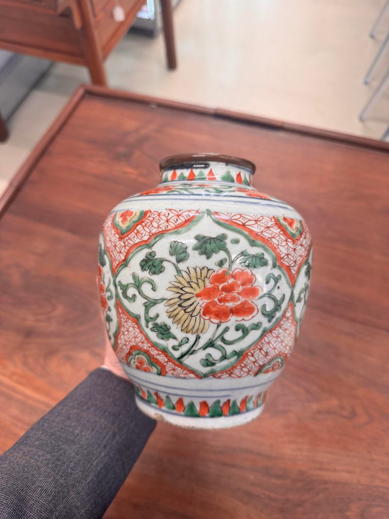 過渡期 五彩穿花鳳紋罐 | A Chinese wucai 'phoenix' jar, Transitional period, 17th century - 图6