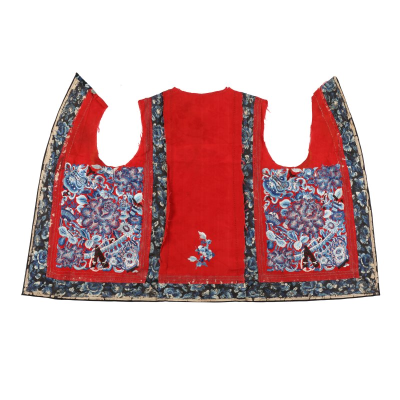 清十九世紀 絲繡花卉紋片 | A Chinese embroidered silk 'floral' panel, Qing dynasty, 19th century - 图2