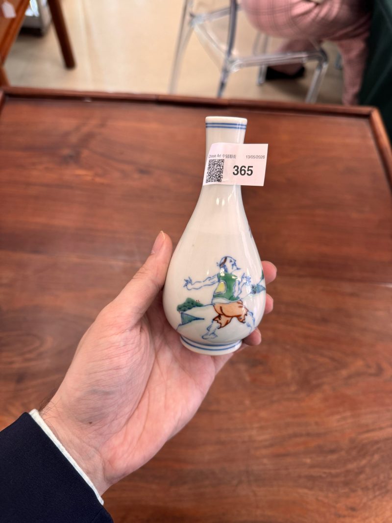 清 鬪彩人物故事圖瓶 《大清雍正年製》款 | A small Chinese doucai 'figural' vase, Qing dynasty, Yongzheng mark - 图12