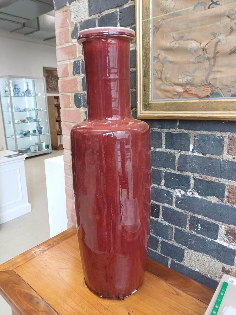 清康熙 郎窯紅釉棒槌瓶 | A rare and very large Chinese copper red-glazed 'Langyao' rouleau vase, Qing dynasty, Kangxi period - 图4