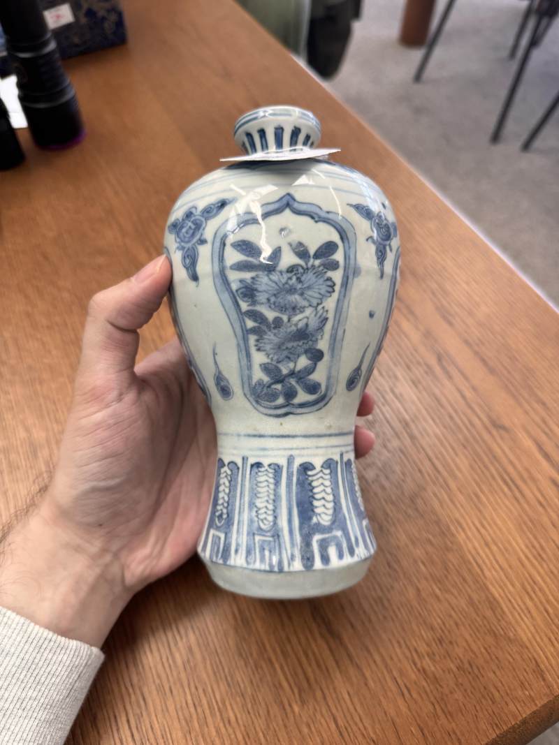 明十六世紀 青花花卉紋梅瓶 | Santos Collection | A Chinese blue and white 'floral' vase, meiping, Ming dynasty, 16th century - 图3
