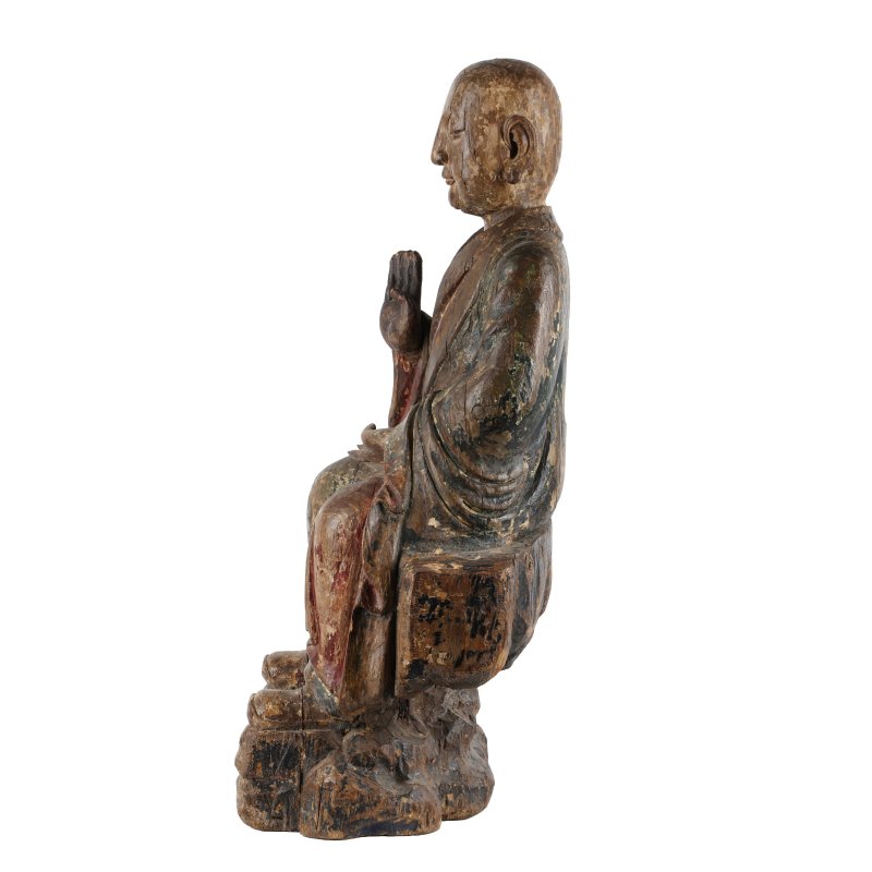 明 木雕加彩羅漢坐像 | A large Chinese polychrome wood figure of a Luohan, Ming dynasty - 图2