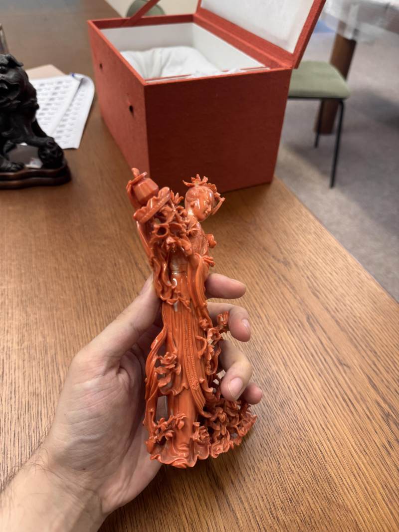 十九世紀 珊瑚雕麻姑獻壽像 | λ A fine Chinese carved coral figure of a Magu, 19th century - 图10