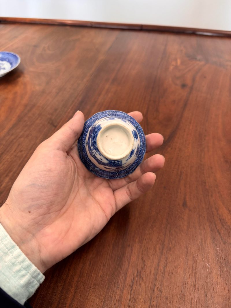 清雍正 漿胎青花山水圖盃及小盤 | Santos Collection | A rare Chinese export soft paste 'landscape' cup and saucer, Qing dynasty, Yongzheng period - 图16