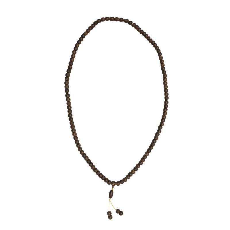 清十九世紀 沉香木朝珠 | A Chinese agarwood necklace, chengxiang, Qing dynasty, 19th century
