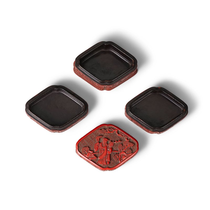 十六/十七世紀 剔紅高士童子圖三層蓋盒 | A SMALL CARVED CINNABAR LACQUER 'FIGURAL' THREE-TIER BOX AND COVER - 图3