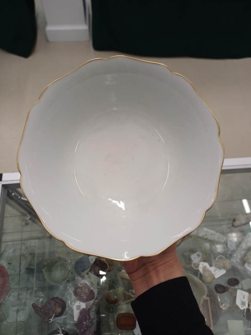 民國 紅彩描金壽字紋盌 | A Chinese gilt-decorated 'shou' bowl, Republic period - 图3