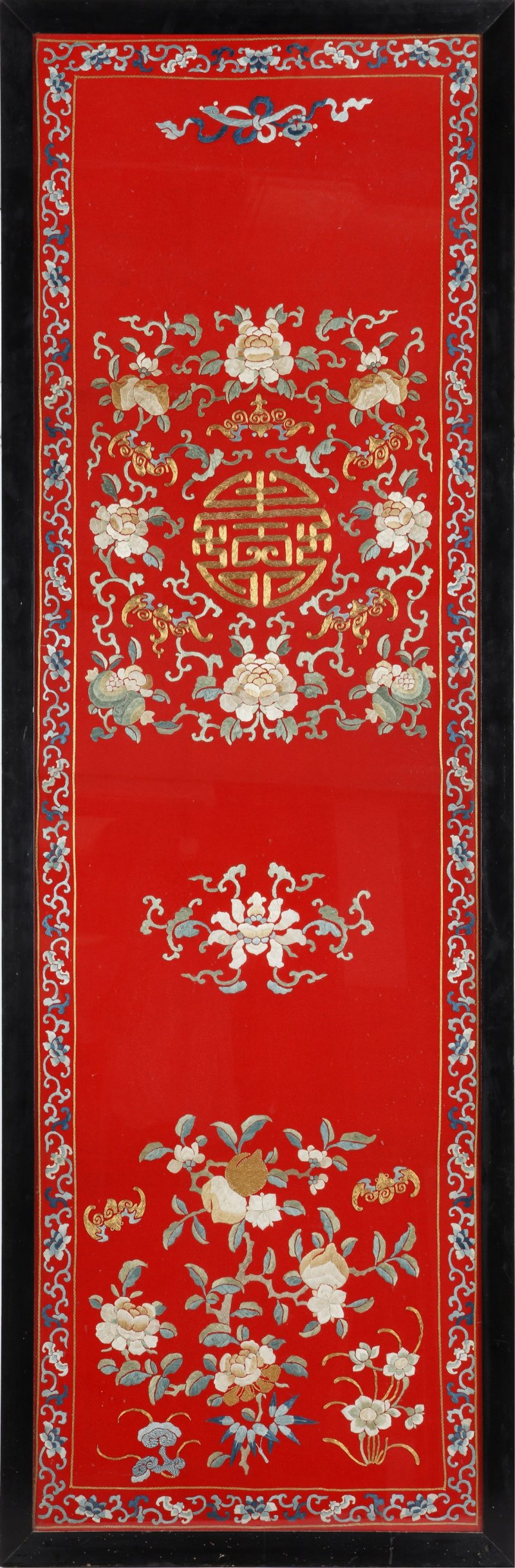 十九/二十世紀 刺繡花卉圖掛屏 | A Chinese silk embroidered 'floral' panel, 19th/20th century - 图3