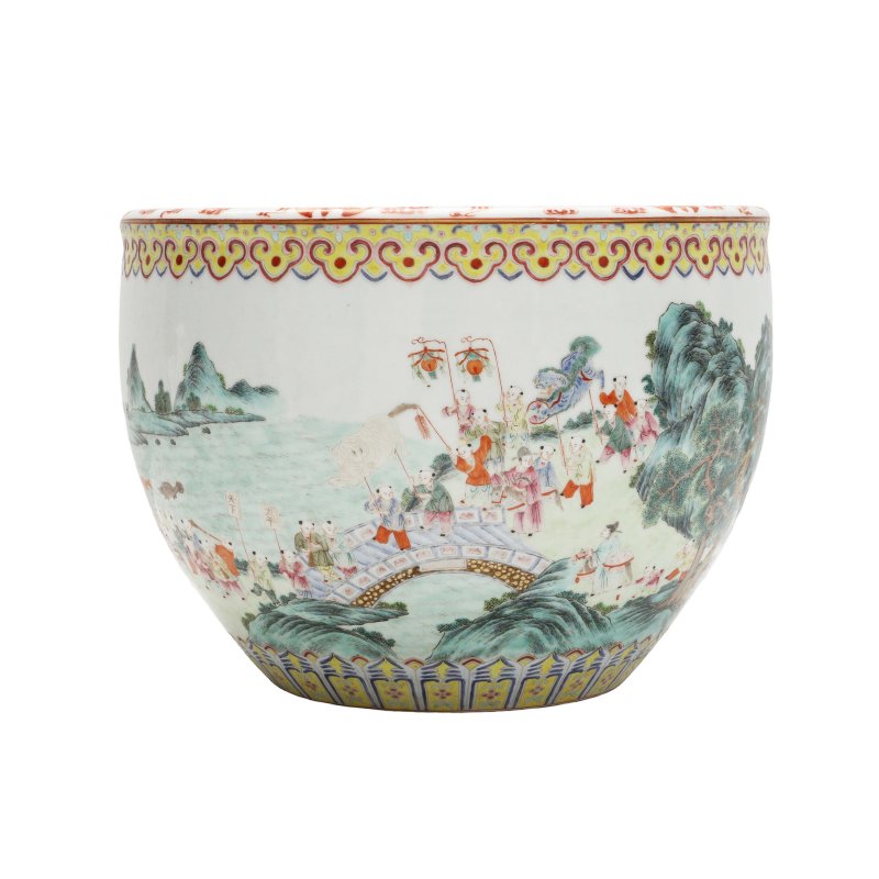 十九/二十世紀 粉彩百子圖花盆 | A Chinese famille-rose 'hundred boys' jardinière, 19th/20th century