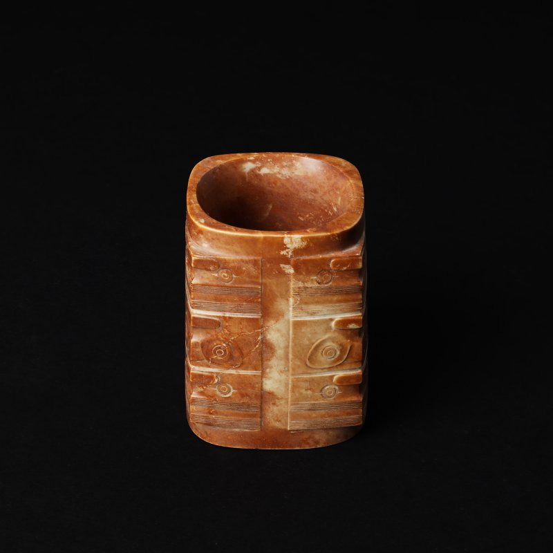 十九世紀 仿古雕饕餮紋琮 | A Chinese archaistic carved 'taotie' jade cong, 19th century - 图6