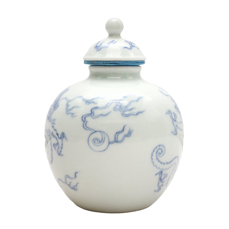 民國 青花龍紋蓋罐 《大清康熙年製》款 | A Chinese blue and white 'dragon' jar and cover, Republic period - 图3