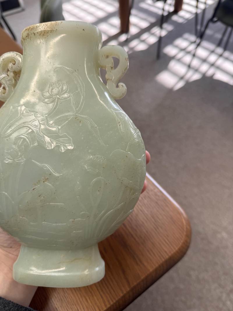 清乾隆 青玉雕蓮塘清趣圖瓶 | A fine Chinese celadon jade 'lotus pond' vase, Qing dynasty, Qianlong period - 图15