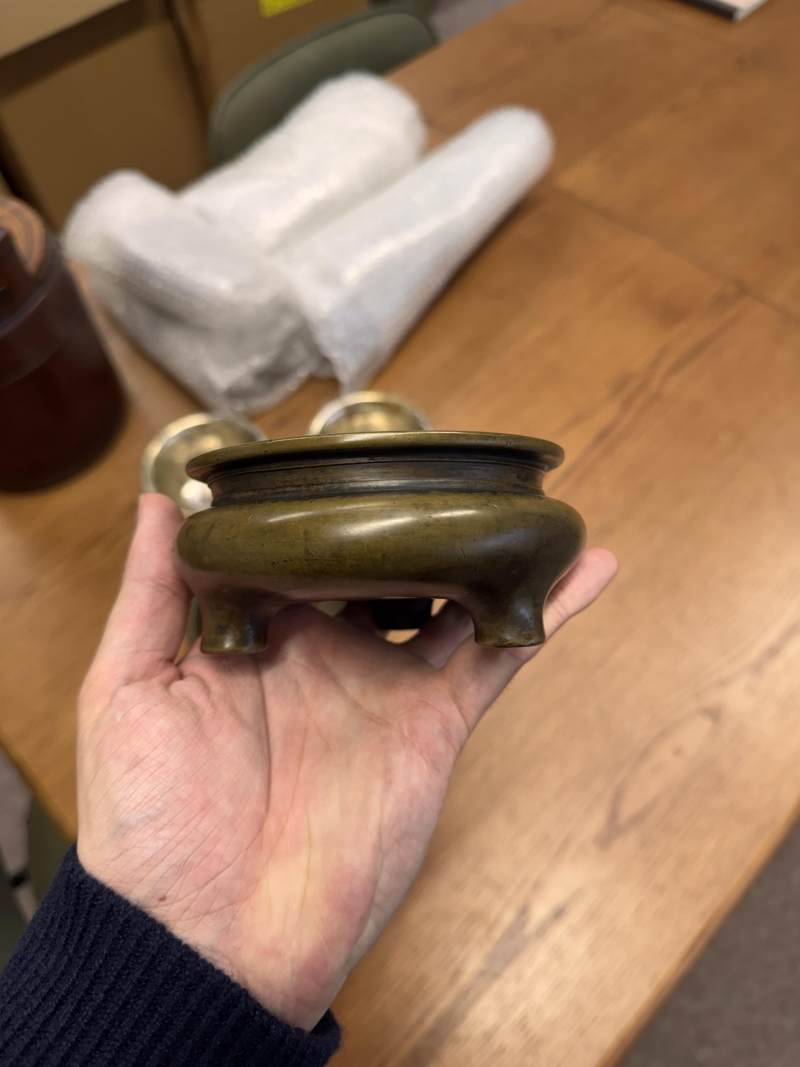 清十九世紀 三足銅爐 | A Chinese bronze tripod censer, Qing dynasty, 19th century - 图11