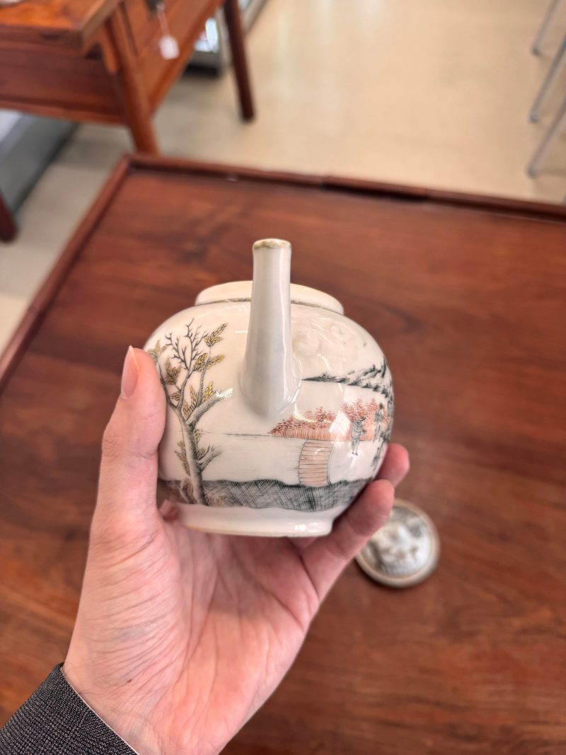 清乾隆 墨彩高粱收穫圖蓋壺 | Santos Collection | A rare Chinese export en-grisaille 'sorghum harvesting' teapot, Qing dynasty, Qianlong period - 图24
