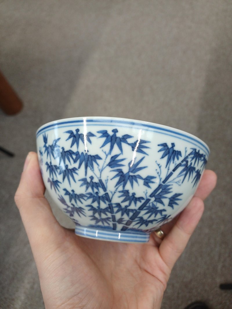 清光緒 青花歲寒三友圖盌 《大清光緒年製》款 | Santos Collection | A Chinese blue and white 'Three Friends of Winter' bowl, Qing dynasty, Guangxu mark and period - 图2