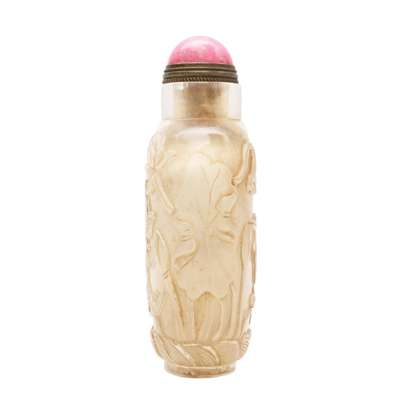清十九世紀 水晶雕蓮池勝景圖鼻煙壺 | A Chinese rock crystal 'lotus pond' snuff bottle, Qing dynasty, 19th century - 图5