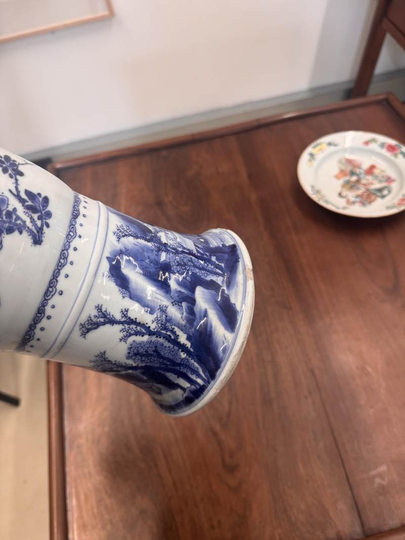 清康熙 青花山水人物圖花觚 | A Chinese blue and white 'gu' vase, Qing dynasty, Kangxi period - 图6