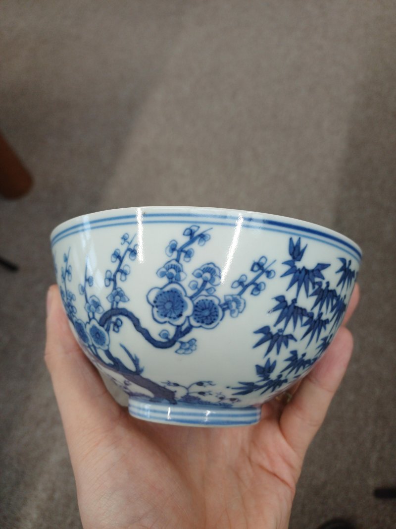 清光緒 青花歲寒三友圖盌 《大清光緒年製》款 | Santos Collection | A Chinese blue and white 'Three Friends of Winter' bowl, Qing dynasty, Guangxu mark and period - 图12