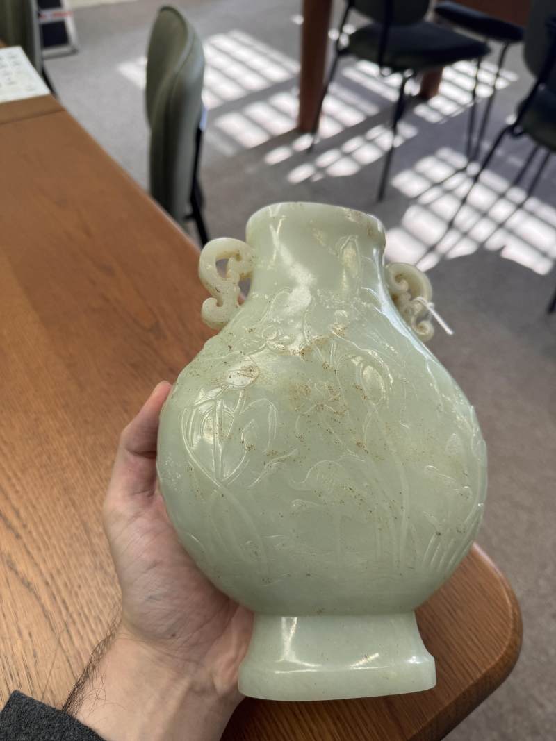 清乾隆 青玉雕蓮塘清趣圖瓶 | A fine Chinese celadon jade 'lotus pond' vase, Qing dynasty, Qianlong period - 图5