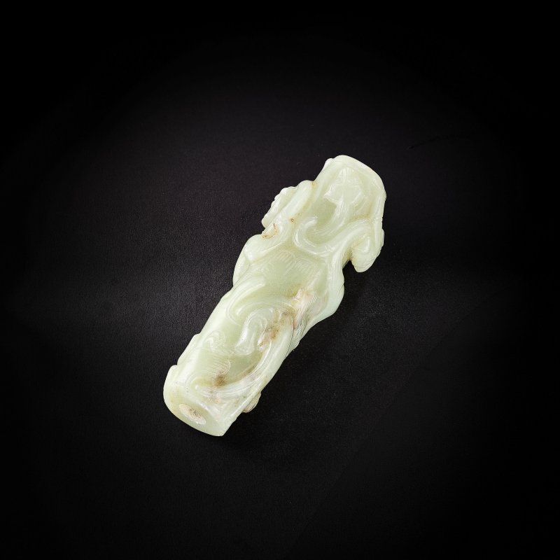 明 青玉仿古螭龍紋管形器 | A JADE 'CHILONG' ARCHAISTIC TUBE - 图3