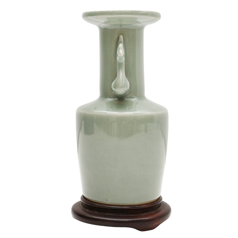 宋/明 龍泉窰青釉魚龍耳盤口瓶 | A Chinese Longquan celadon-glazed twin-handled vase, Song - Ming dynasty - 图4
