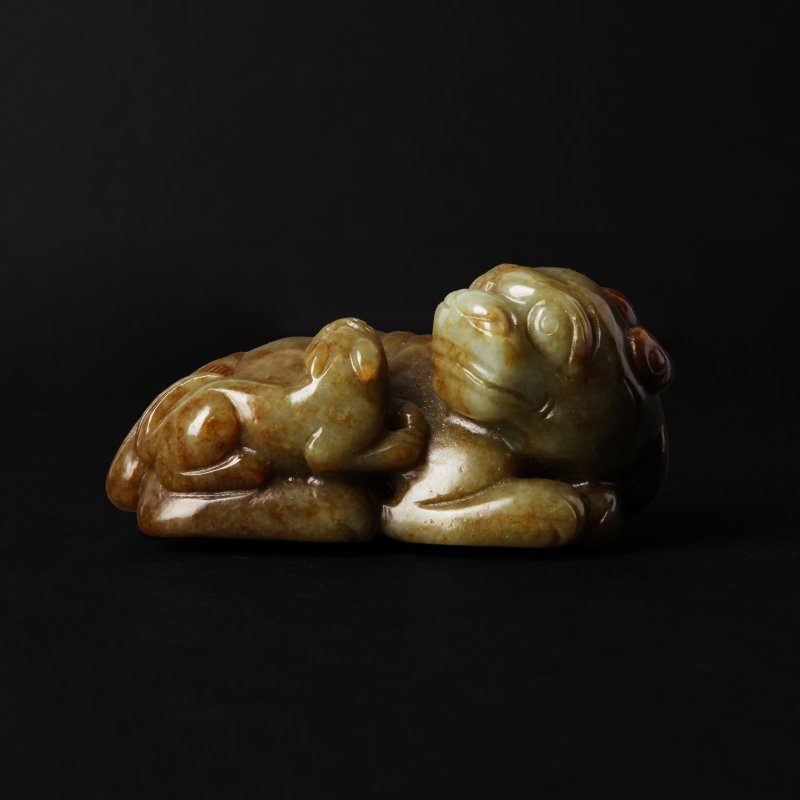 二十世紀 玉雕瑞獸像 | A Chinese jade 'mythical beast' carving, 20th century