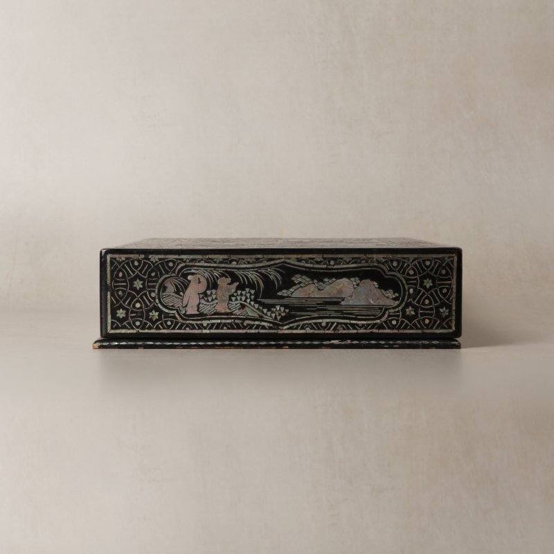 十七至十八世紀 黑漆嵌螺鈿山水人物圖蓋盒 | A Chinese lac burgauté box and cover, 17th-18th century - 图6