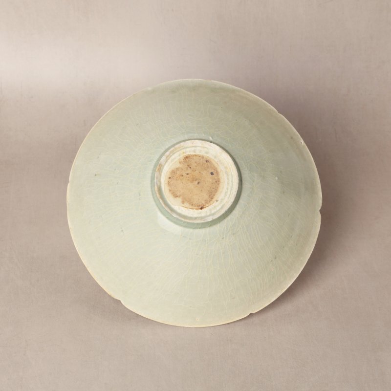 南宋 青白釉刻牡丹紋笠式盌 | Santos Collection | A Chinese Qingbai 'peony' carved bowl, Southern Song dynasty - 图2