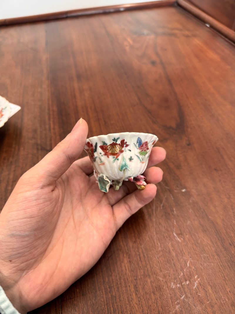 清雍正 粉彩荷塘金魚紋盃及小盤 | Santos Collection | A Chinese export famille-rose 'carp and lotus' cup and saucer, Qing dynasty, Yongzheng period - 图21