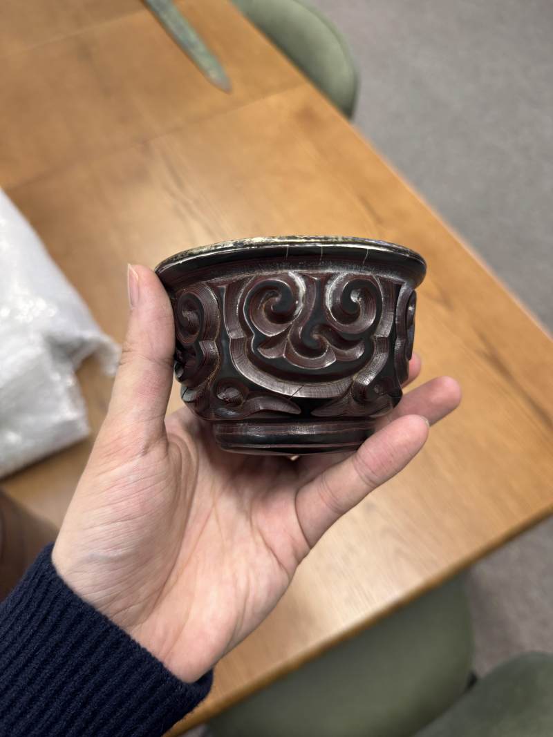元/明 剔犀花卉紋盃一對 | A rare pair of Chinese 'tixi' lacquer cups, Yuan/Ming dynasty - 图32