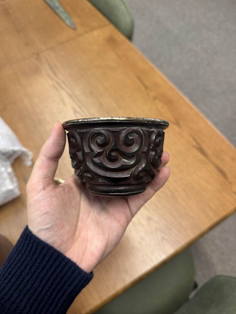 元/明 剔犀花卉紋盃一對 | A rare pair of Chinese 'tixi' lacquer cups, Yuan/Ming dynasty - 图22