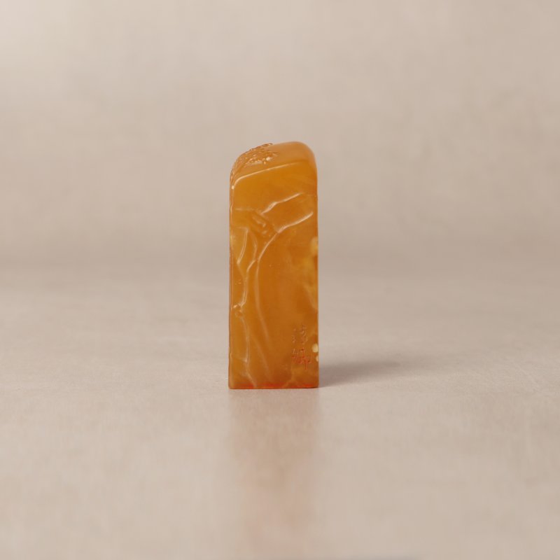 清十九世紀 田黃石文房印章 | A fine Chinese tianhuang 'scholar' seal, Qing dynasty, 19th century - 图8