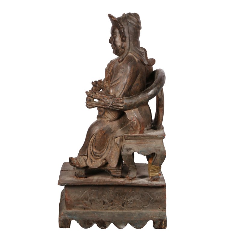 清十八世紀 木雕漆金關帝坐像 | A large Chinese carved wood and gilt-lacquered figure of Guandi, Qing dynasty, 18th century - 图2