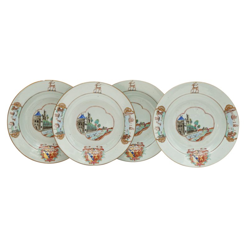 清乾隆 約1745年 粉彩紋章圖盤一組四件 | Four fine and rare Chinese export armorial soup bowls, Qing Dynasty, Qianlong Period, circa 1745 - 图1